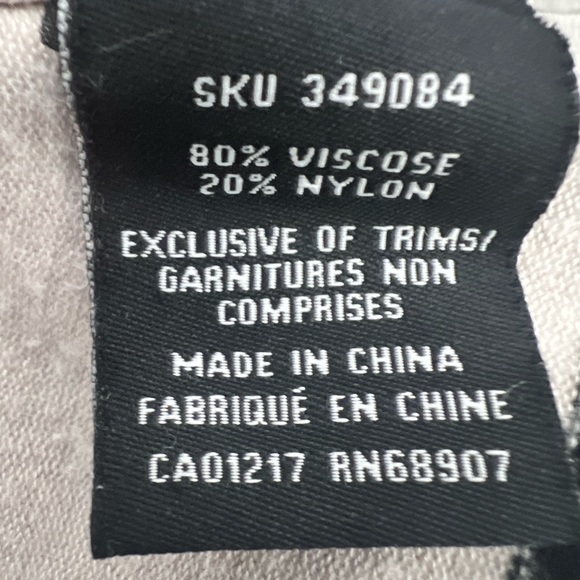 Le Chateau Black and Taupe Turtleneck Sweater - Picture 4 of 5